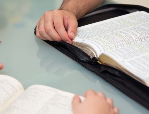 How to Lead a Family Devotion: A Practical Guide for Dads 
